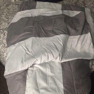 Grey & white twin comforter & sham